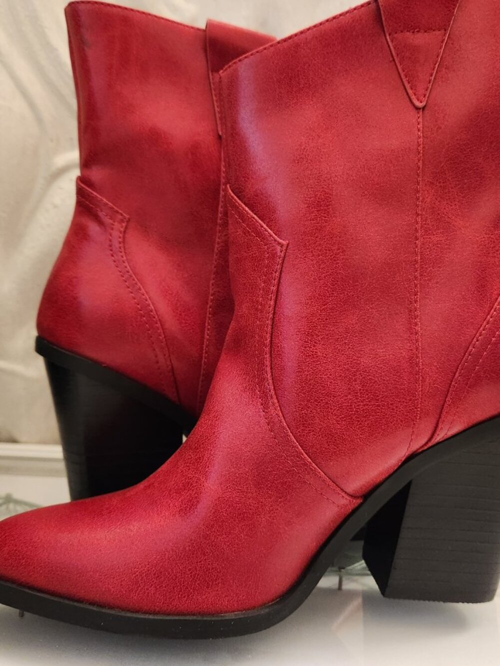 DV by Dolce Vita Red "Nazareth" Western Booties. NIB. Size 7.5 - Picture 5 of 12